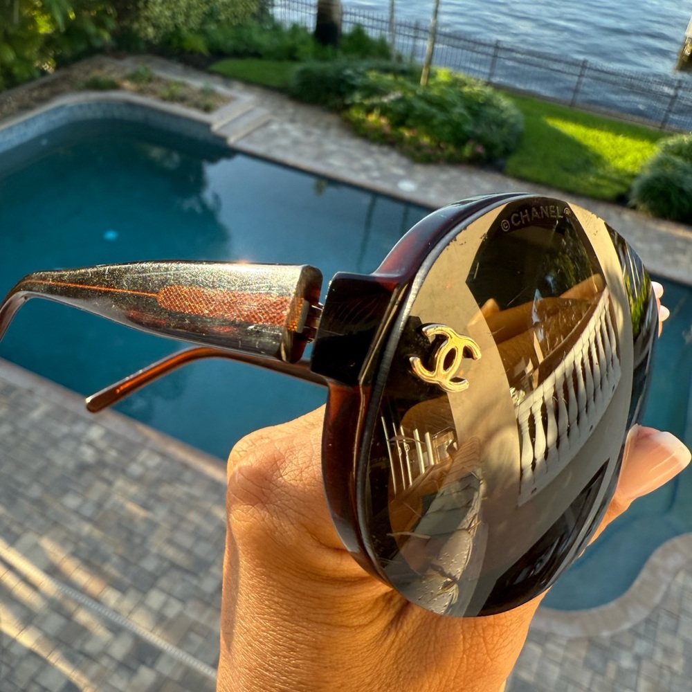 Vintage CHANEL shield Sunglasses Circa 2005 - Picture 3 of 15